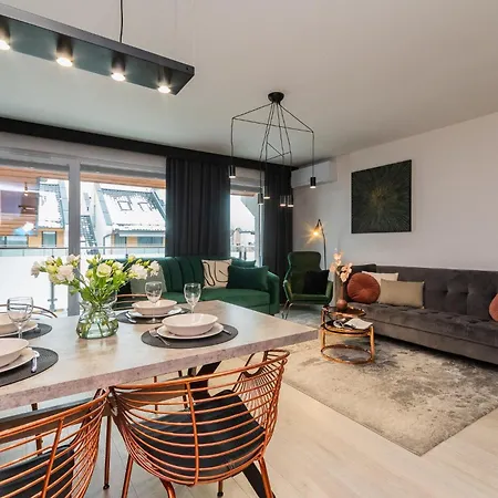 Flatbook Rodzinne - Park I Z Parkingiem I Placem Zabaw Apartman